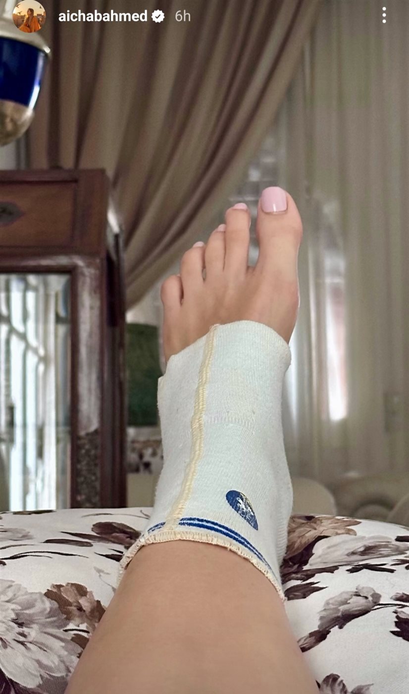 إصابة عائشة بن أحمد في قدمها