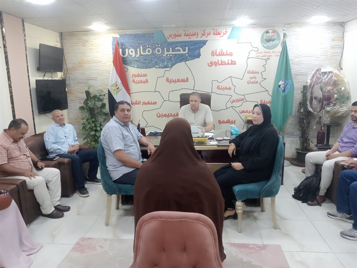 نائب محافظ الفيوم يعقد لقاءً لخدمة المواطنين بقرية زاوية الكرادسة مركز الفيوم