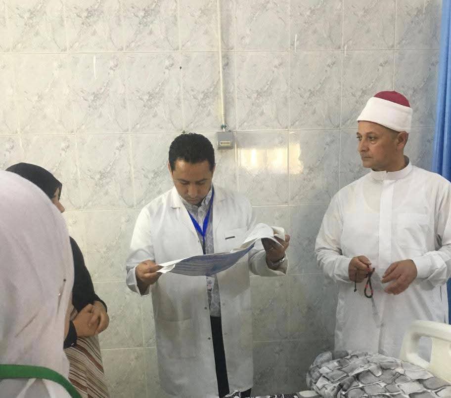 قوافل الرحمة والمواساة تواصل نشاطها بأوقاف الفيوم بزيارة مستشفى إطسا المركزي