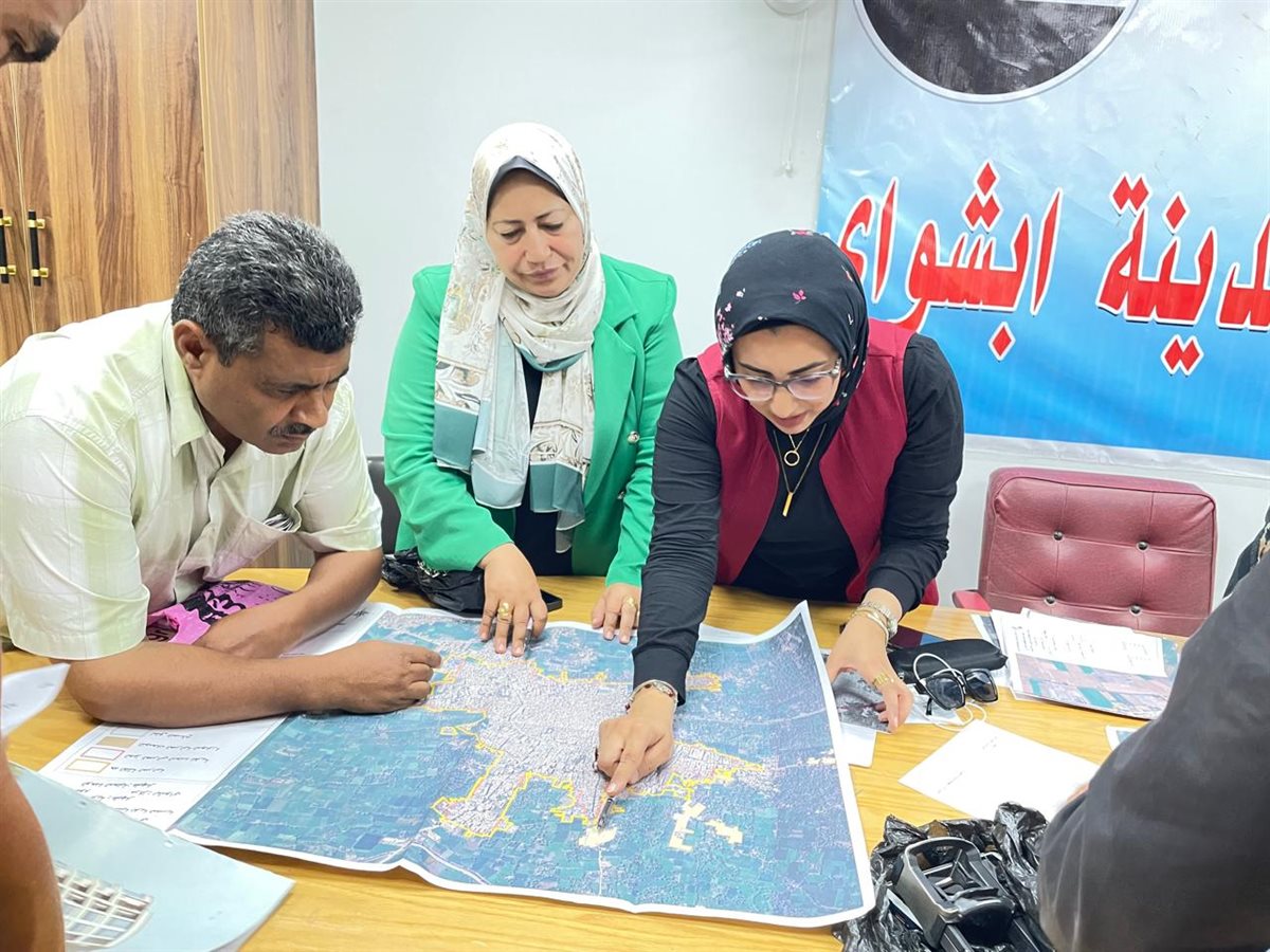 رئيس مركز ابشواى: عرض اللوحات المقدمة لتحديث المخططات الاستراتيجية ل 16 قرية بالمركز