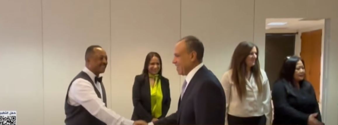 وزير الخارجية أثناء الإدلاء بصوته انتخابات مجلس الشيوخ بواشنطن