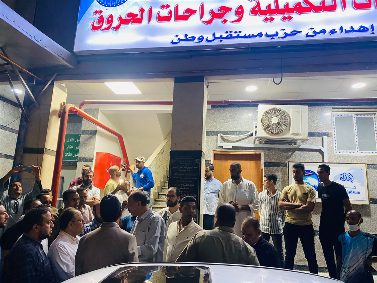 محافظ سوهاج يزور المصابين