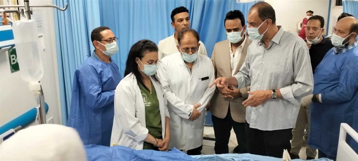 محافظ سوهاج يزور المصابين