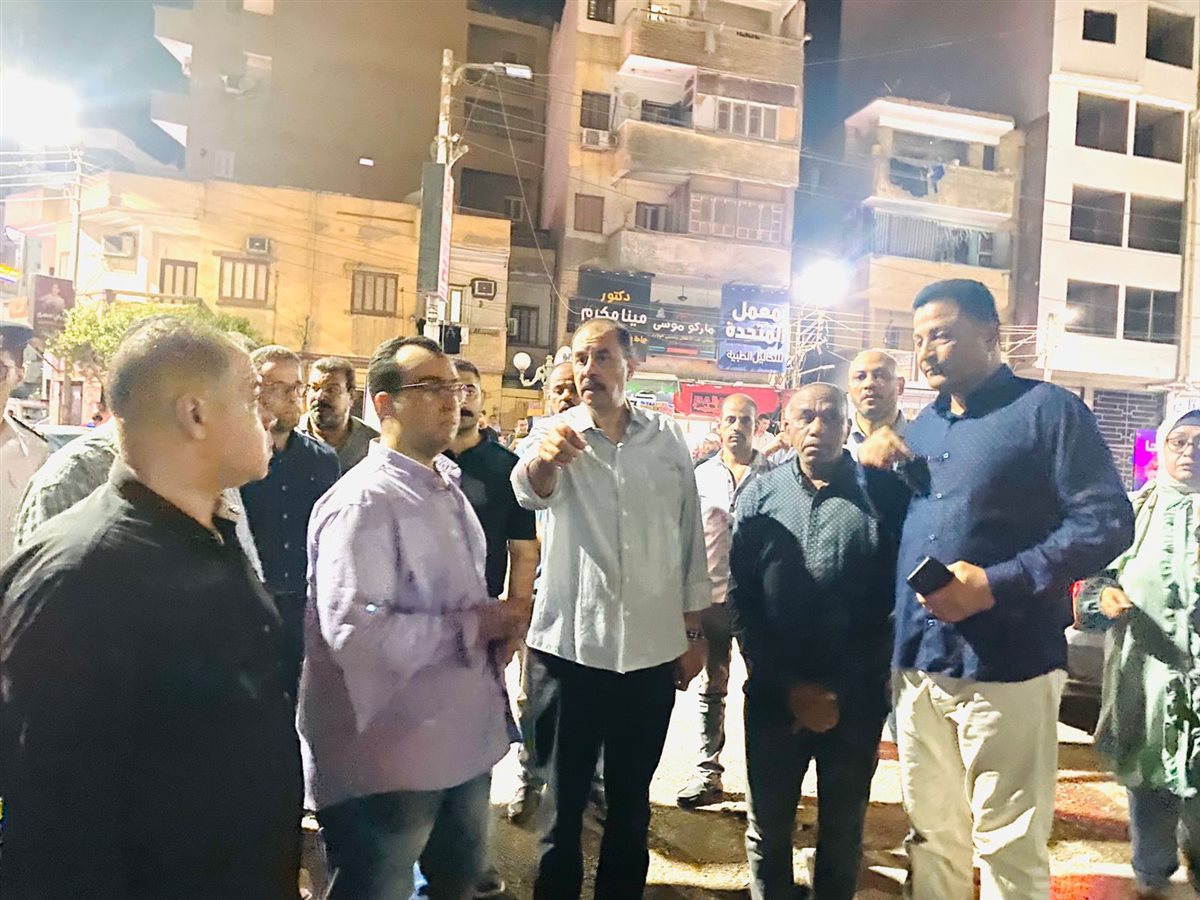 محافظ سوهاج يتفقد موقع مشاجرة عمال المحال