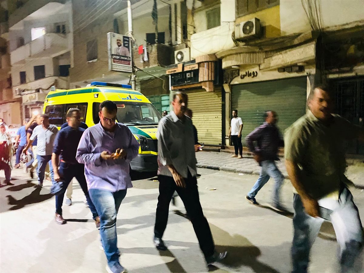 محافظ سوهاج يتفقد موقع مشاجرة عمال المحال
