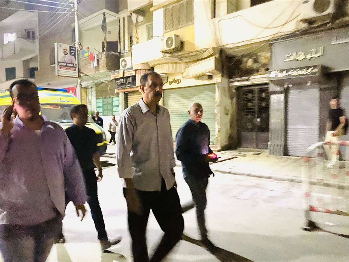محافظ سوهاج يتفقد موقع مشاجرة عمال المحال