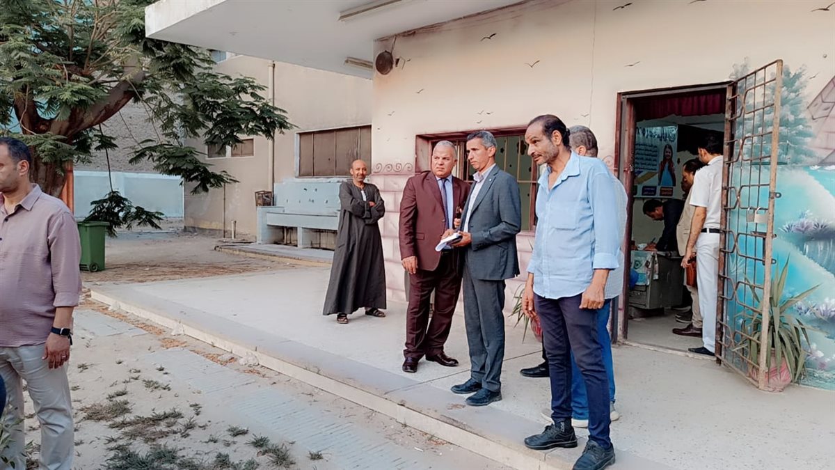 قبيصي: يتابع مركز توزيع أسئلة الشهادة الإعدادية ويشيد بانضباط العمل