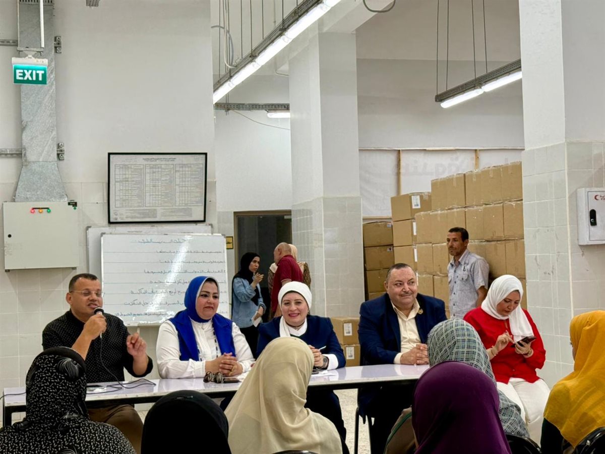 مياه الفيوم ومصنع الغزل ينفذان ندوة توعوية للسيدات حول ترشيد استهلاك المياه