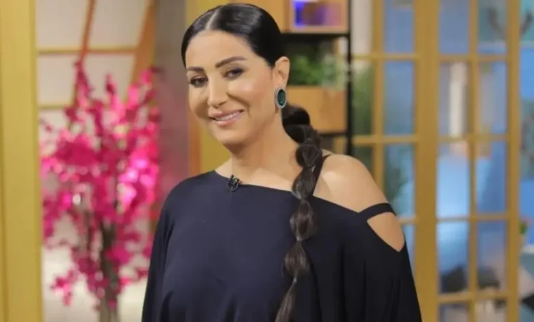 الفنانة وفاء عامر 