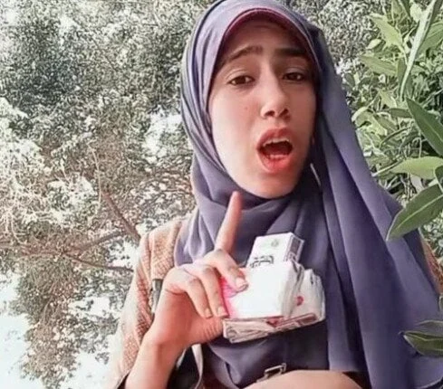 علياء قمرون