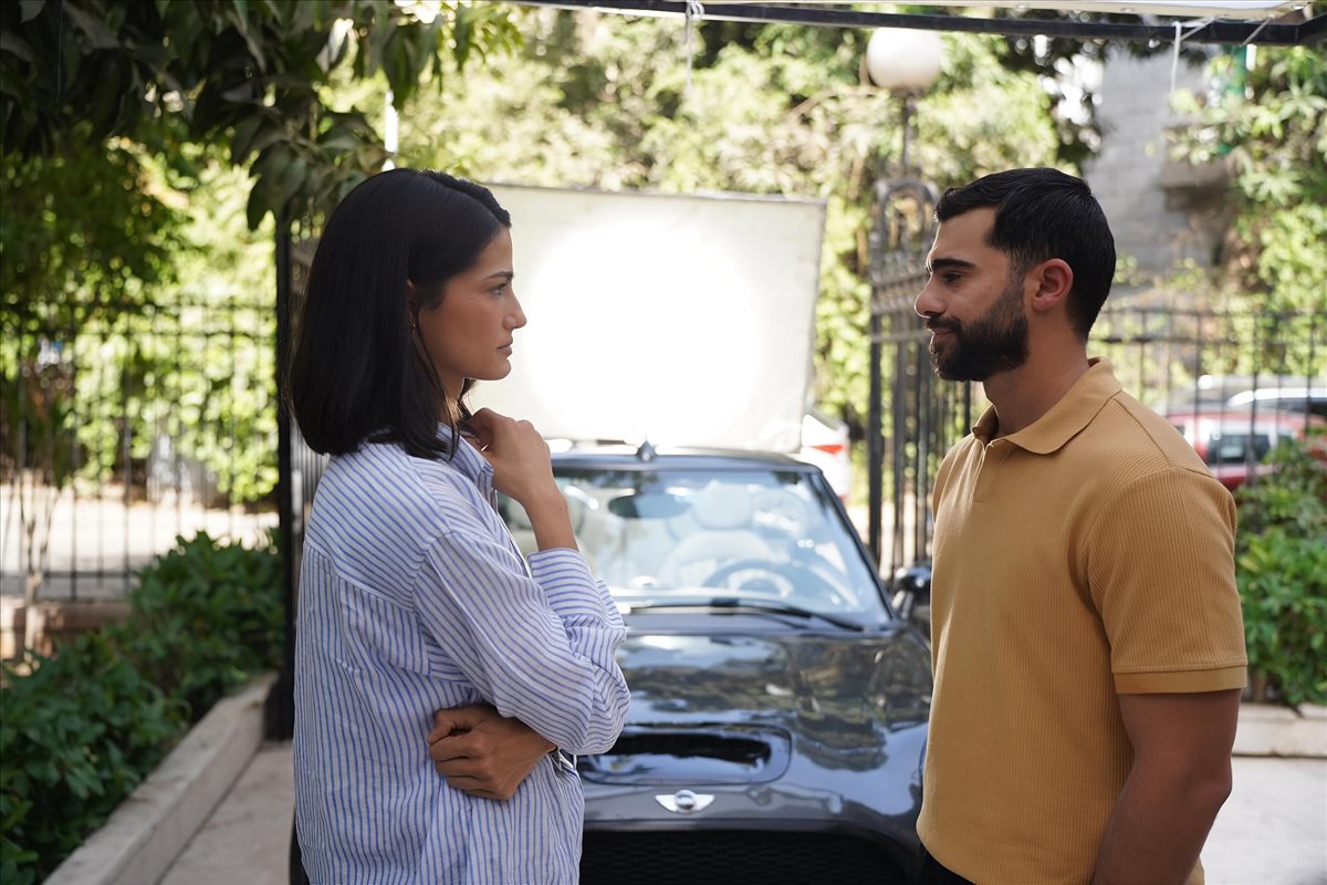 عمرو جمال وتارا عماد من مسلسل ما تراه ليس كما يبدو