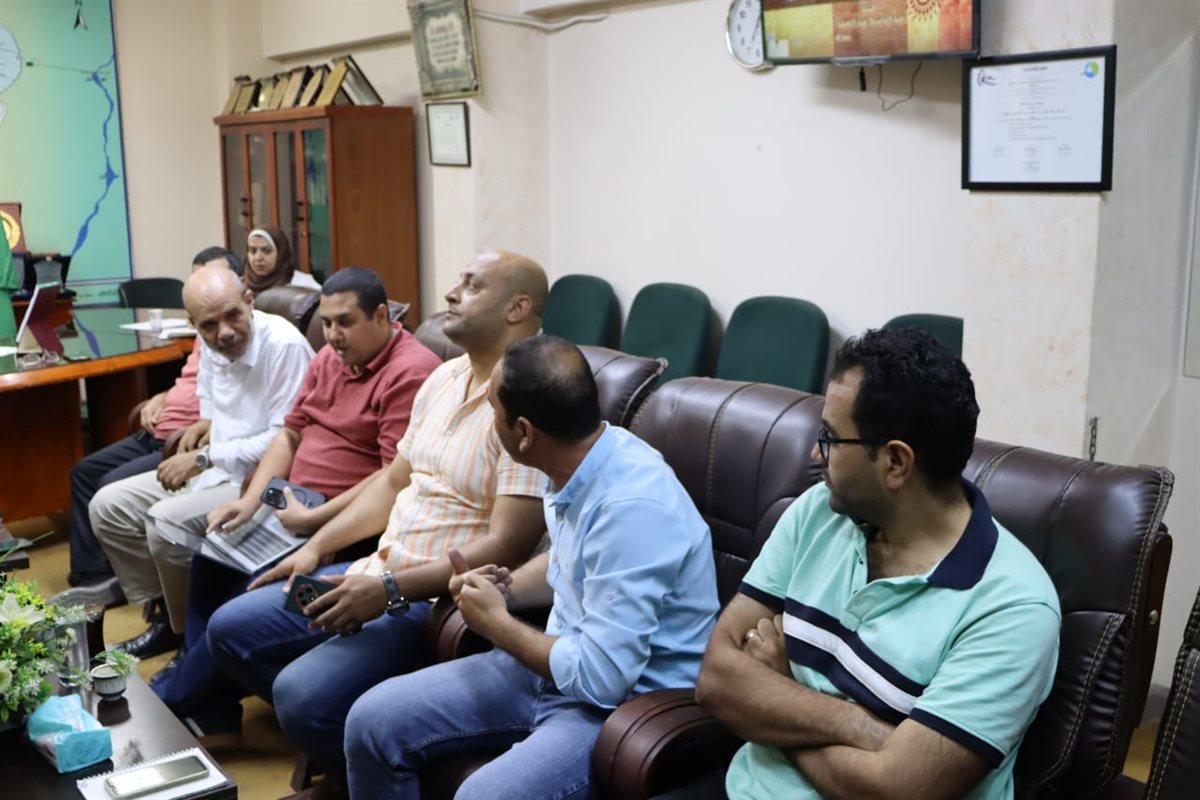 اجتماعًا موسعًا لمياة الفيوم لمتابعة تنفيذ مشروعات الصرف الصحي ضمن برنامج القرض الأوروبي