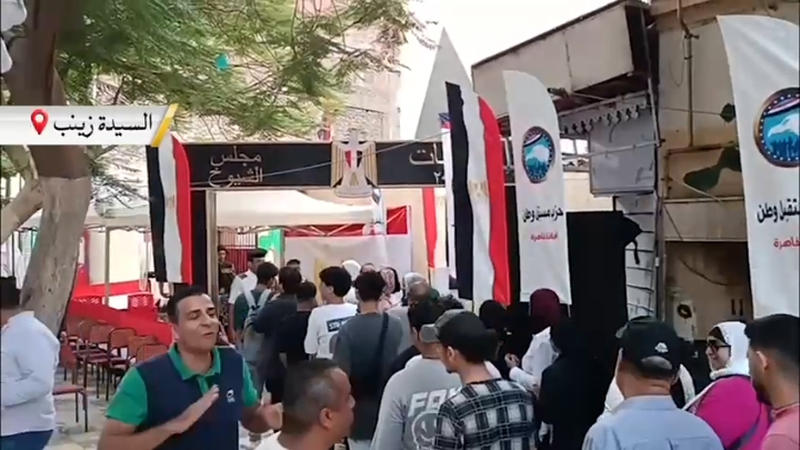 توافد كثيف في السيدة زينب قبل فتح اللجان.. حشود مبكرة تعكس وعي الناخبين