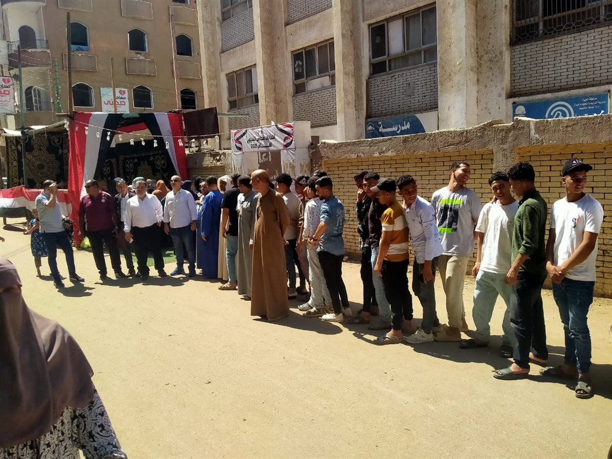توافد الشباب 