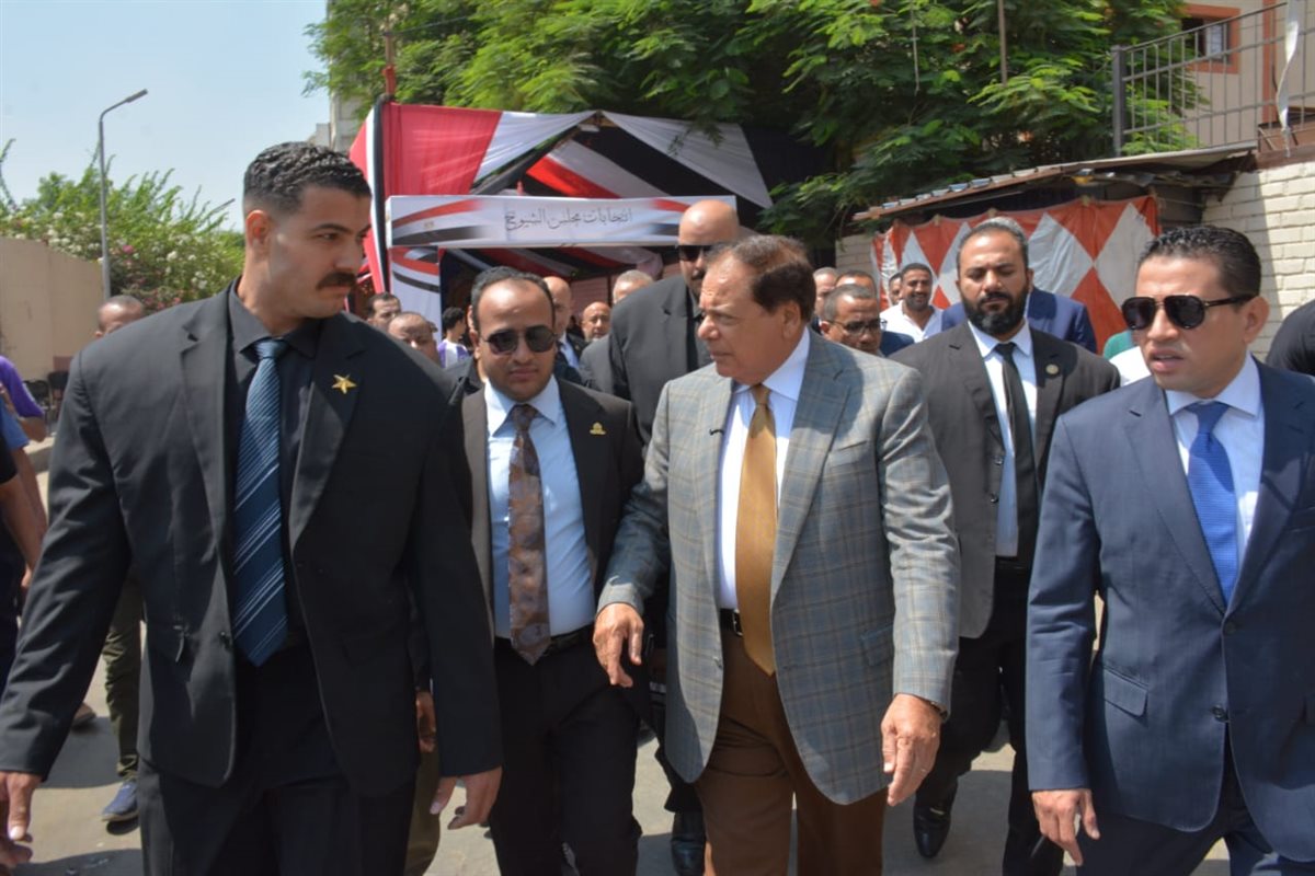 قيادات حزب الجبهة يدلون بأصواتهم في انتخابات الشيوخ بالجيزة