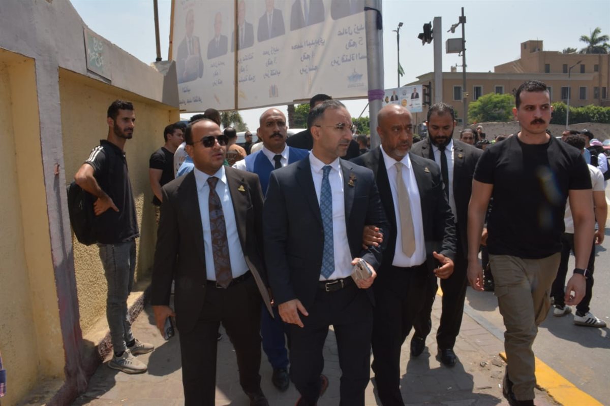 قيادات حزب الجبهة يدلون بأصواتهم في انتخابات الشيوخ بالجيزة