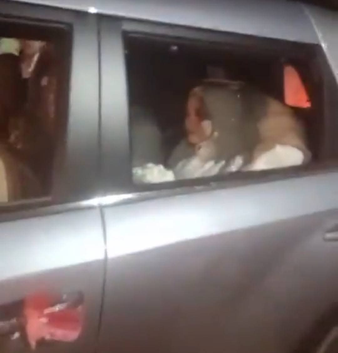 بالطبل والمزمار.. زفاف عروسان أمام لجنة بالفيوم في إنتخابات مجلس الشيوخ