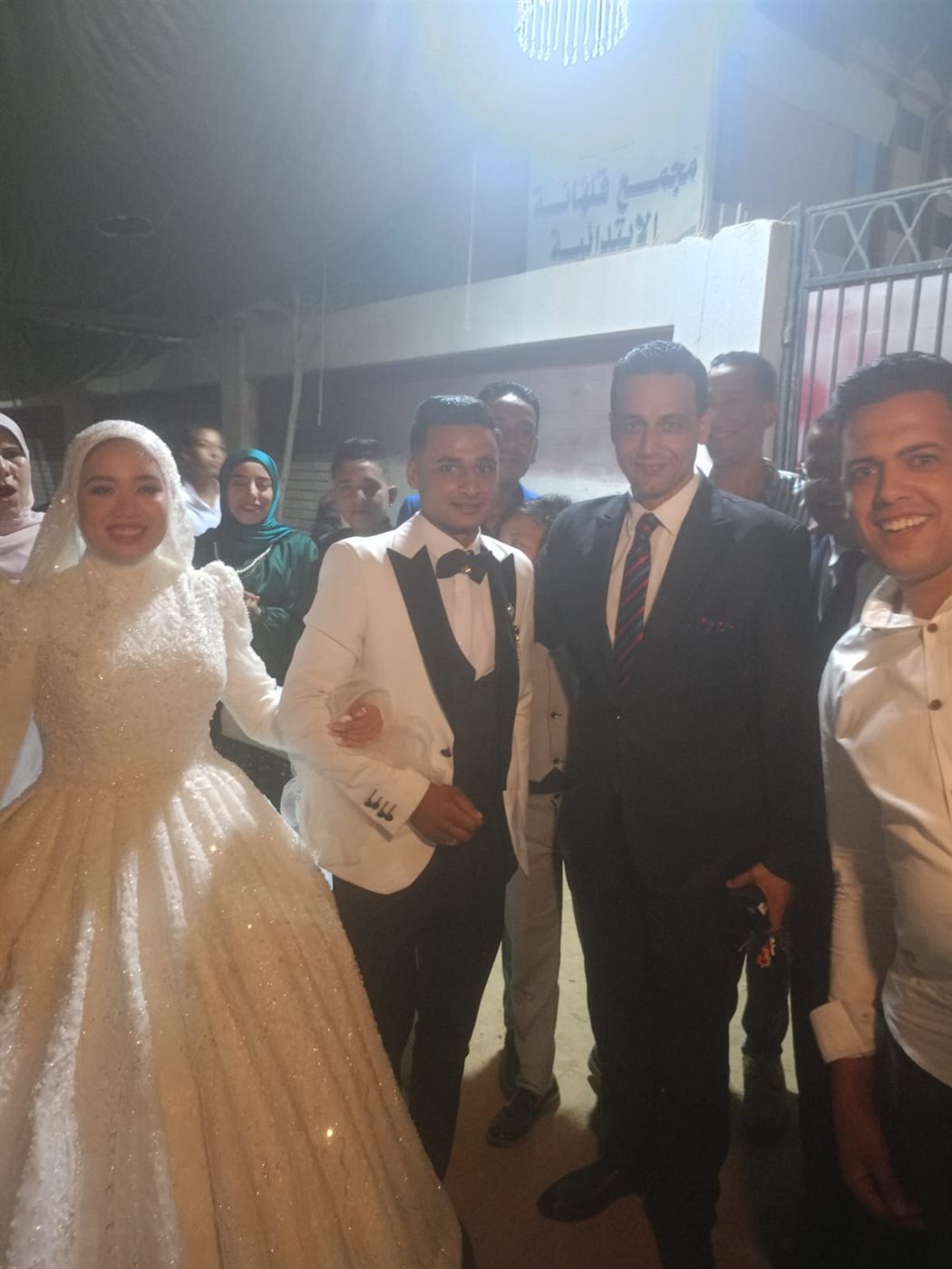 بالطبل والمزمار.. زفاف عروسان أمام لجنة بالفيوم في إنتخابات مجلس الشيوخ