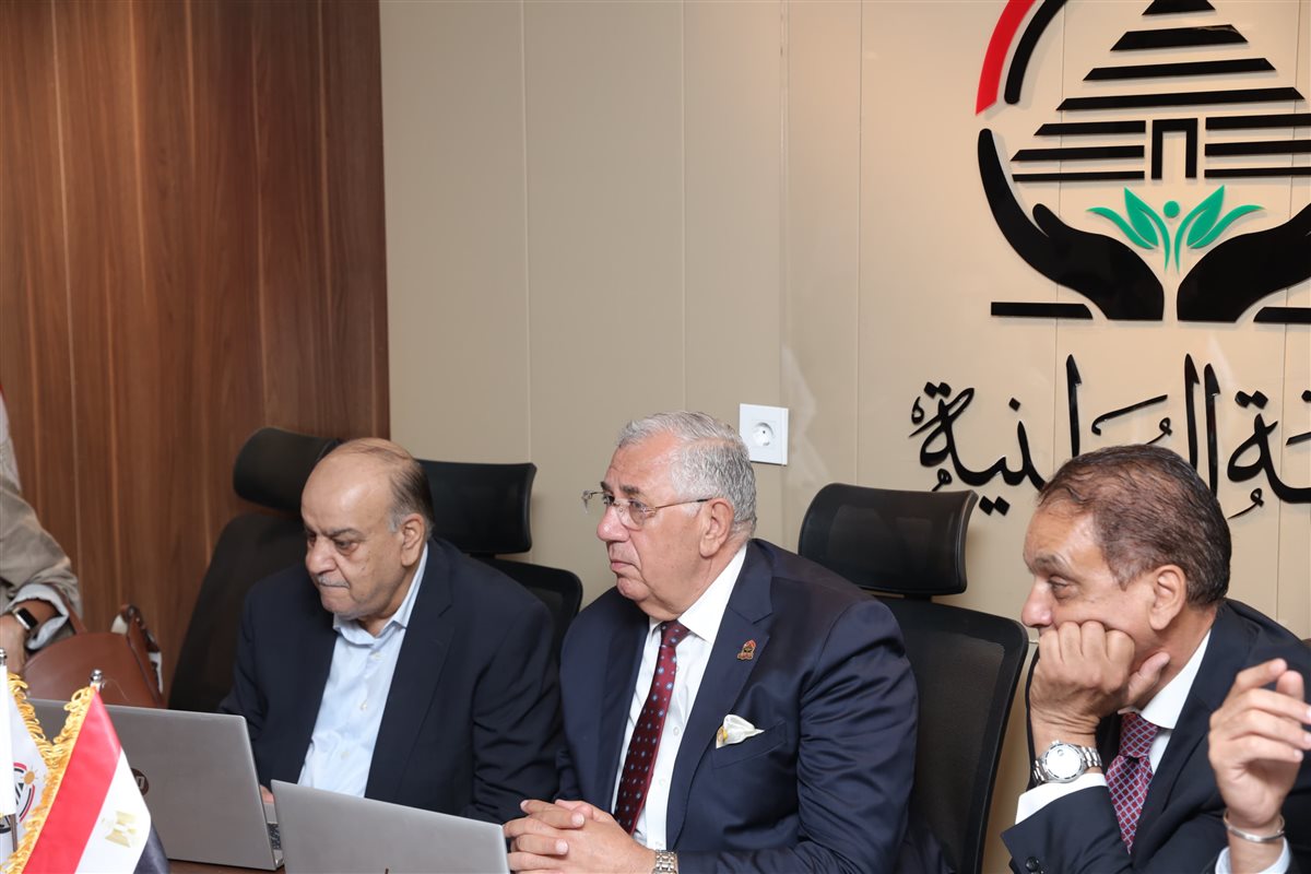 الغرفة المركزية لحزب الجبهة الوطنية تواصل تصويتها في انتخابات مجلس الشيوخ