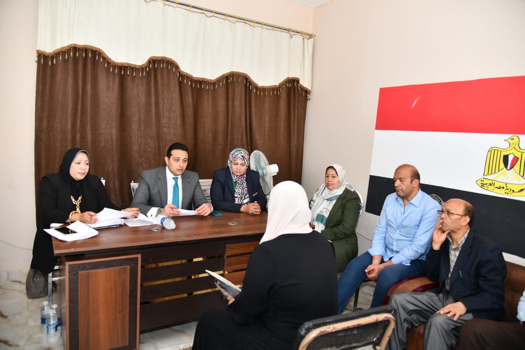 نائب محافظ الفيوم يعقد لقاءً لخدمة المواطنين بقرية طبهار مركز أبشواي