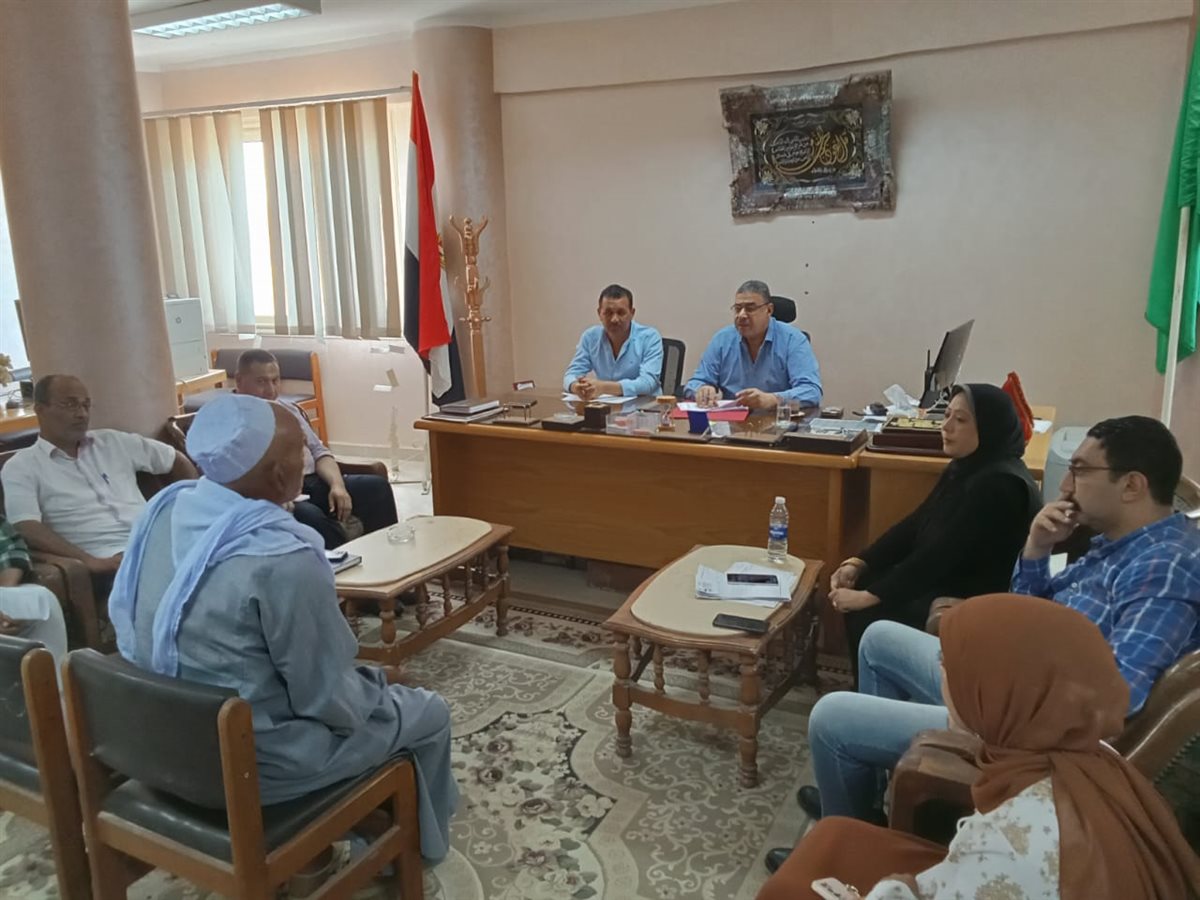 نائب محافظ الفيوم يعقد لقاءً لخدمة المواطنين بقرية طبهار مركز أبشواي