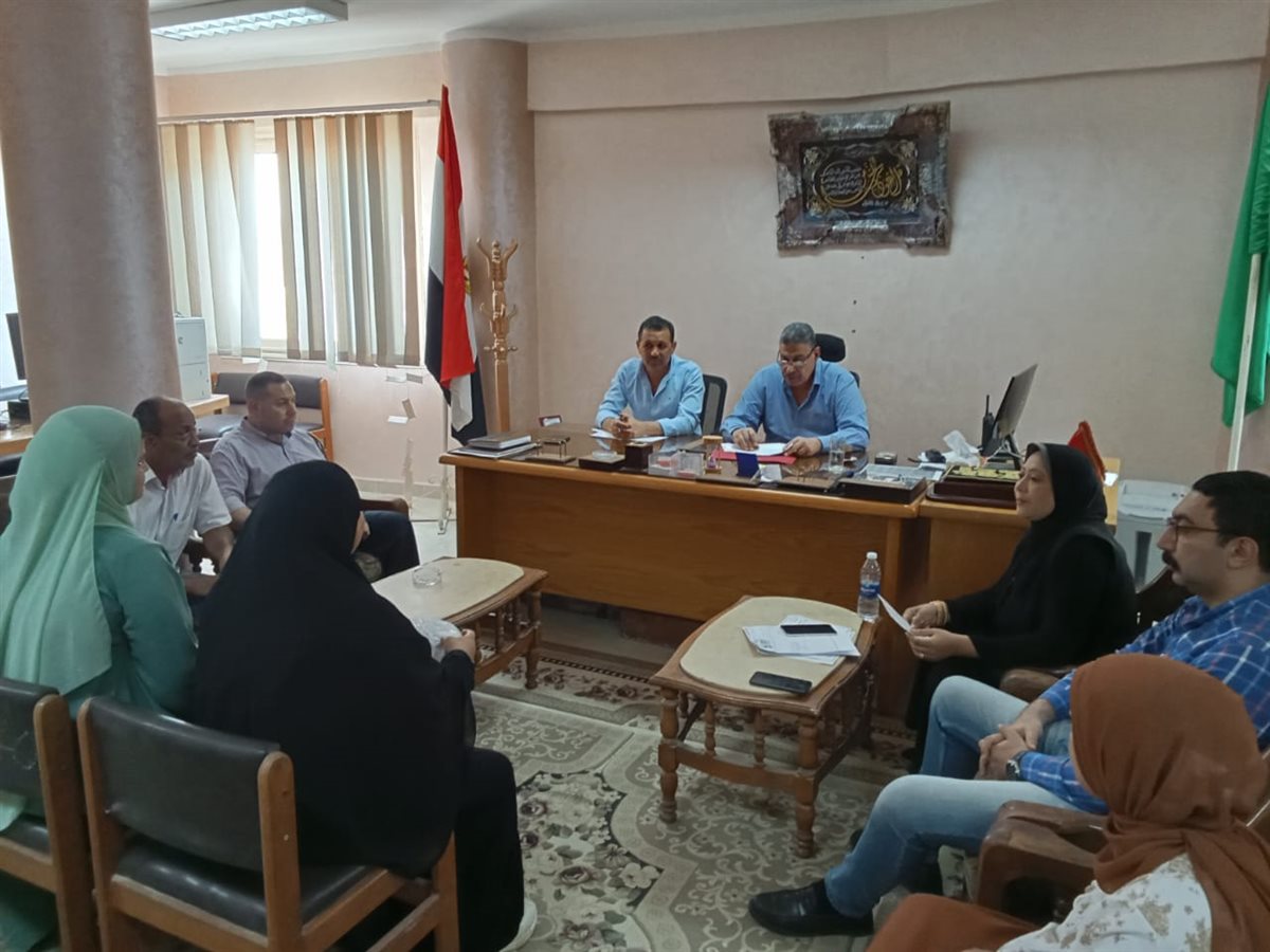 نائب محافظ الفيوم يعقد لقاءً لخدمة المواطنين بقرية طبهار مركز أبشواي