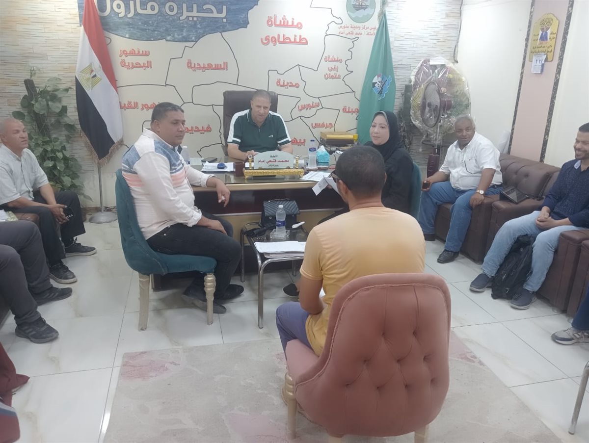 نائب محافظ الفيوم يعقد لقاءً لخدمة المواطنين بقرية طبهار مركز أبشواي