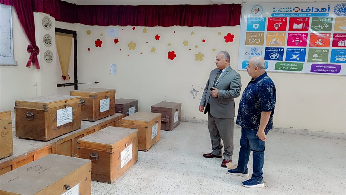 قبيصى: يتابع مركز توزيع أسئلة الشهادة الإعدادية في مادتي الهندسة والتربية الفنية