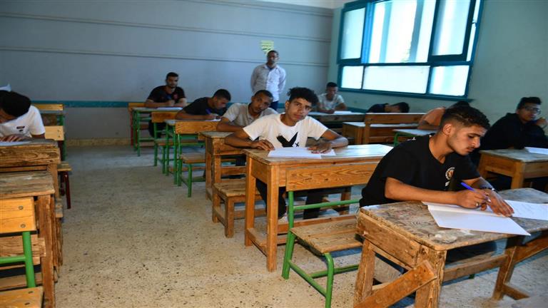 امتحانات الدور الثاني للدبلومات الفنية
