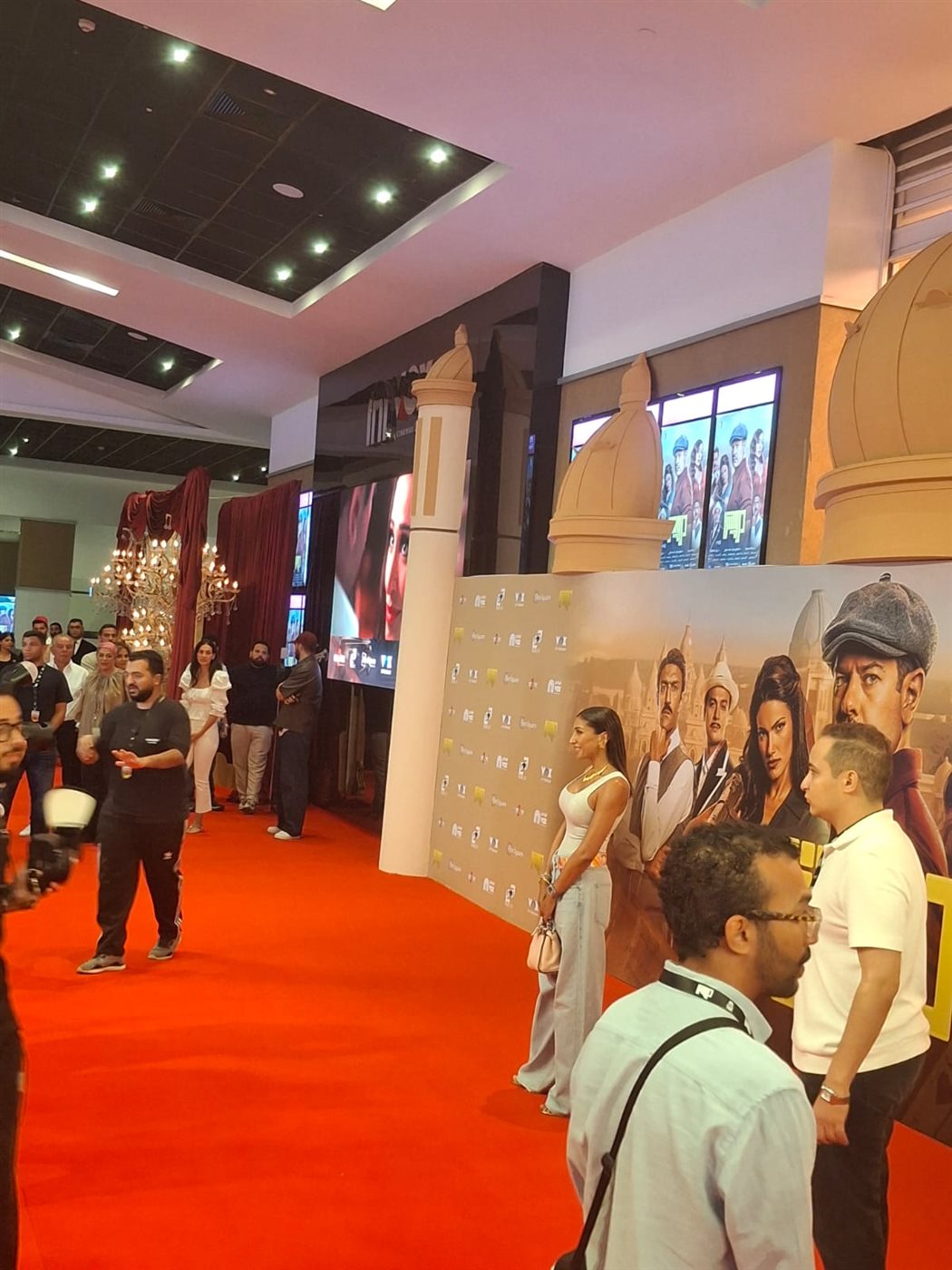 العرض الخاص لفيلم درويش بطولة عمرو يوسف ودينا الشربيني في إحدى السينمات بمدينة السادس من أكتوبر 