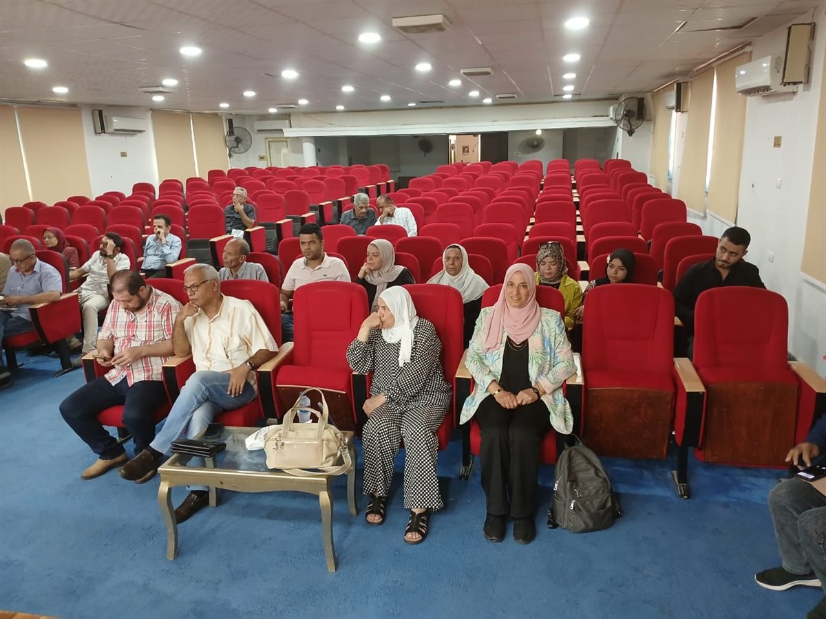 نادى حافظ.. رحلة نحو الشعر