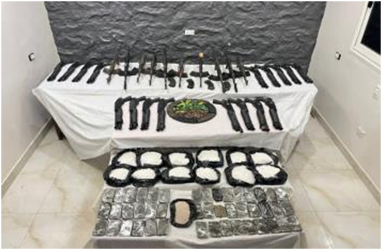 المواد المخدرة والأسلحة المضبوطة