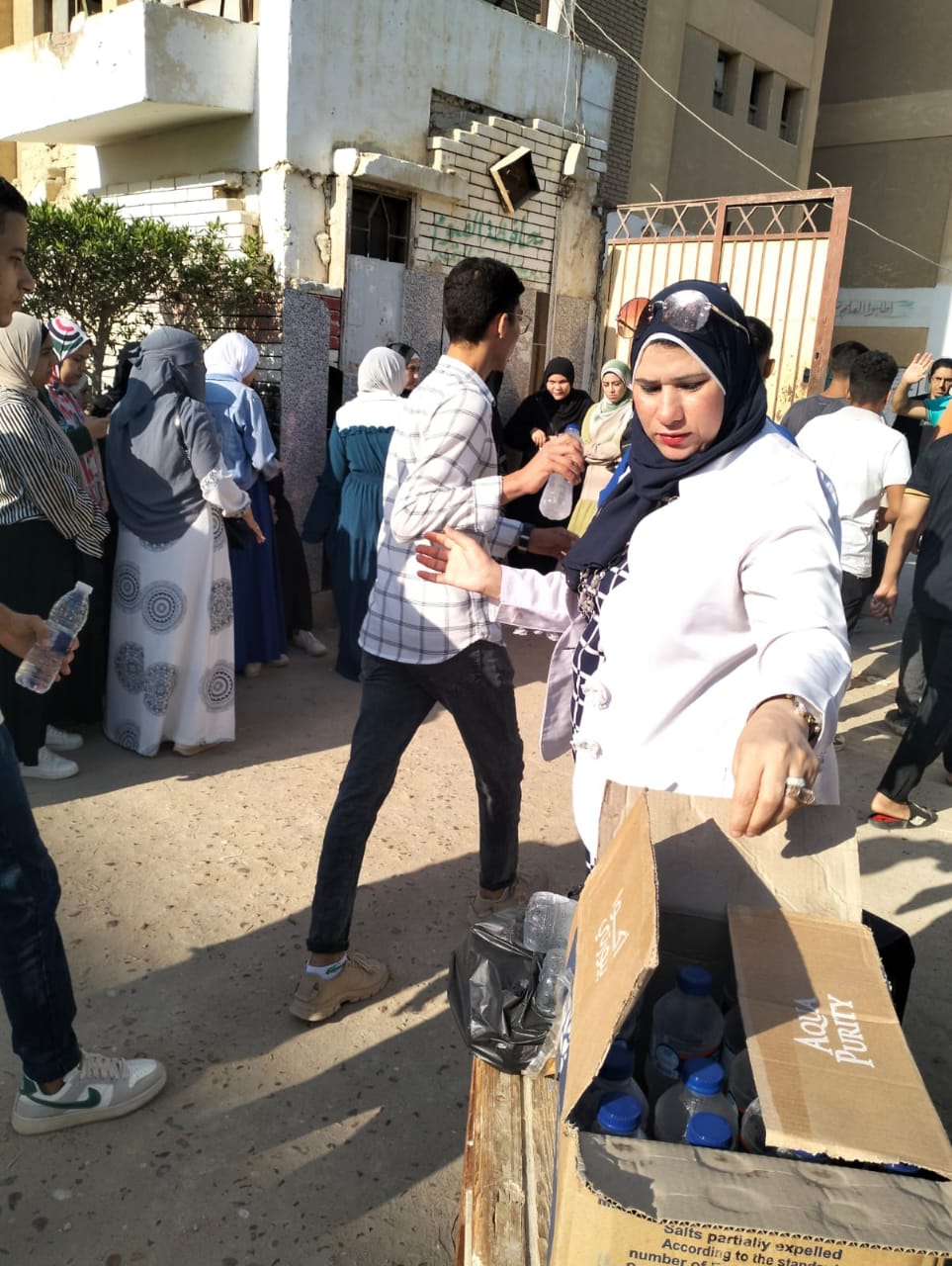 مياه وشيكولاتة لطلاب الثانوية العامة 