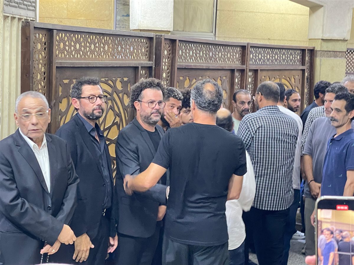 عزاء مدير التصوير تيمور تيمور في مسجد الحامدية الشاذلية بحضور نجوم الفن