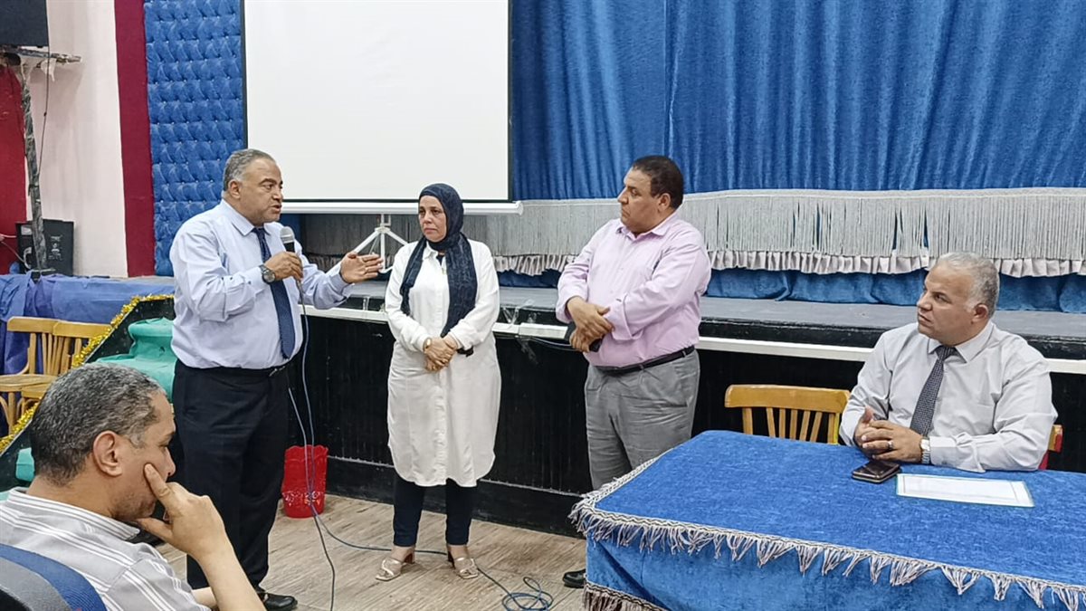 ندوات توعوية لنشر الوعي لدى الطلاب وأولياء الأمور بمدارس الفيوم حول نظام البكالوريا المصرية