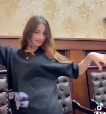 <strong>فيديو لفتاة ترقص داخل قاعة محكمة ونشرها عبر التيك توك </strong>