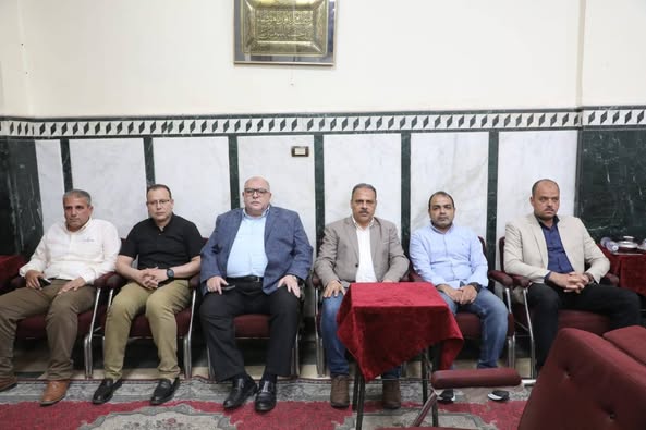 محافظ الشرقية يُؤدي واجب العزاء في وفاة والدة مدير الشؤون المالية