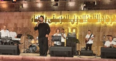 مصطفى حجاج في حفله بمهرجان القلعة