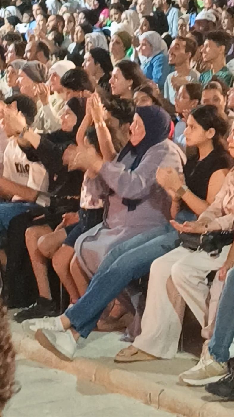 والدة مصطفى حجاج في حفل نجلها بمهرجان القلعة