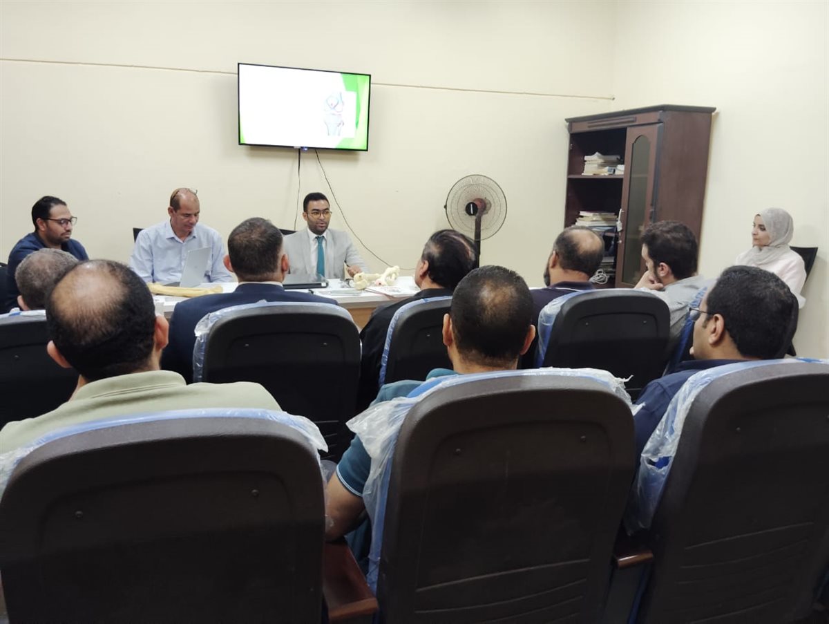 وكيل الصحة يشهد اللقاء العلمي الدوري القسم العظام بمستشفى الفيوم العام<br> 