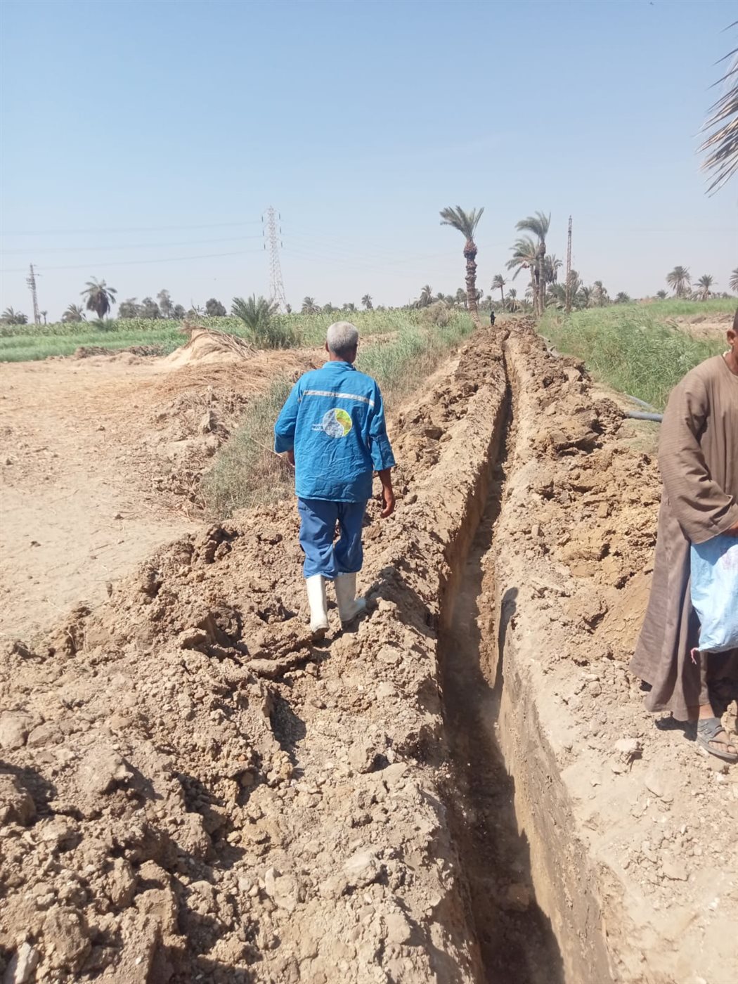 مياه الفيوم تمد خطوط جديدة لعزبة العمدة وعلام للقضاء على ضعف مياه الشرب