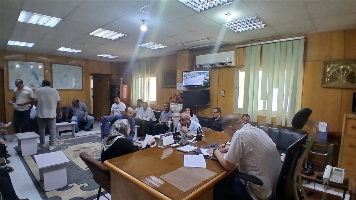 السكرتير العام الفيوم يناقش العديد من الشكاوى والمطالب الجماهيرية بطامية 