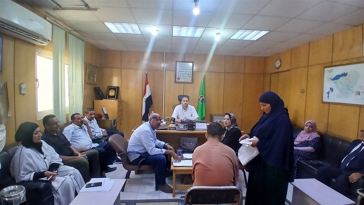 السكرتير العام الفيوم يناقش العديد من الشكاوى والمطالب الجماهيرية بطامية 
