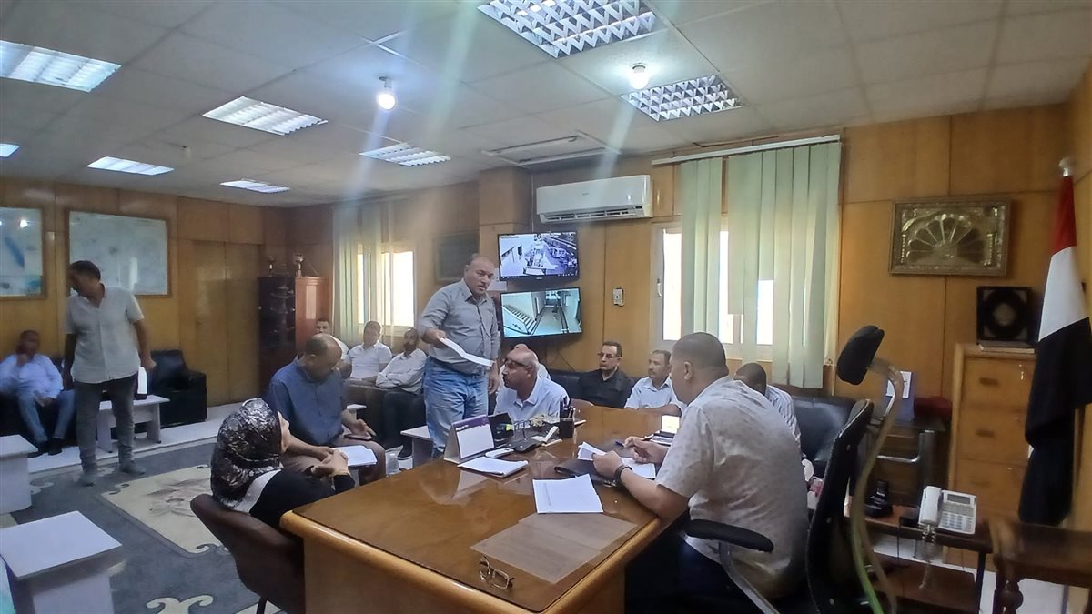 السكرتير العام الفيوم يناقش العديد من الشكاوى والمطالب الجماهيرية بطامية 