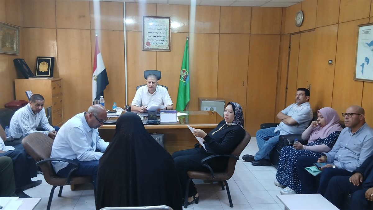 السكرتير العام الفيوم يناقش العديد من الشكاوى والمطالب الجماهيرية بطامية 