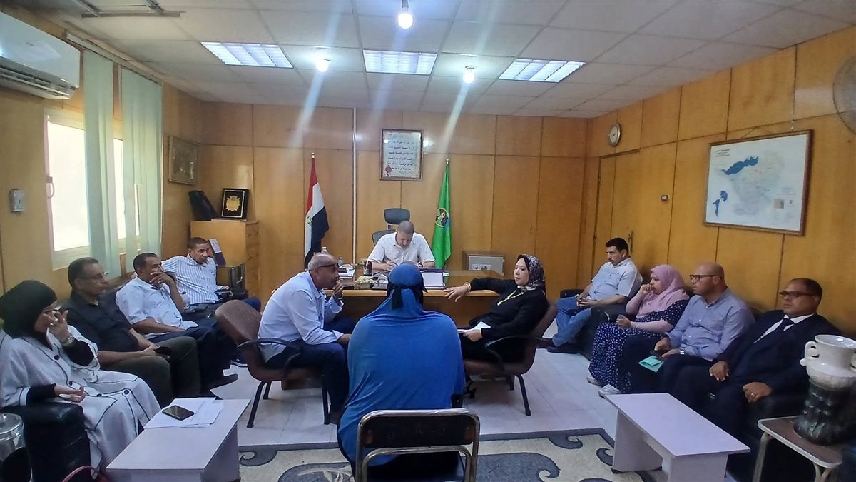 السكرتير العام الفيوم يناقش العديد من الشكاوى والمطالب الجماهيرية بطامية 