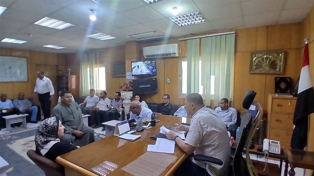 السكرتير العام الفيوم يناقش العديد من الشكاوى والمطالب الجماهيرية بطامية 