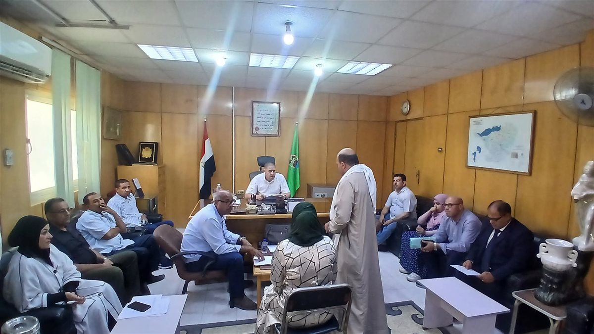 السكرتير العام الفيوم يناقش العديد من الشكاوى والمطالب الجماهيرية بطامية 