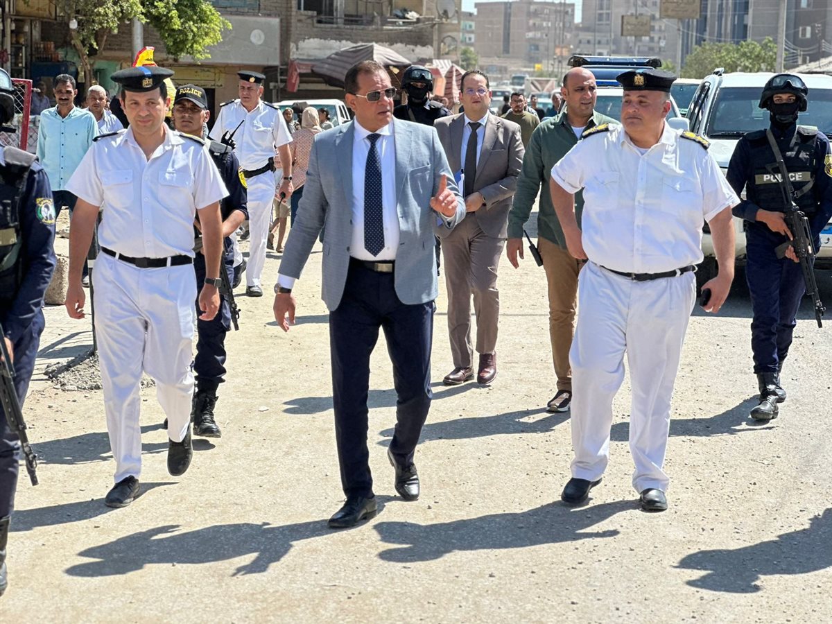 مدير أمن الفيوم يقود حملة لإزالة الإشغالات والتعديات بالحواتم وضبط المخالفين