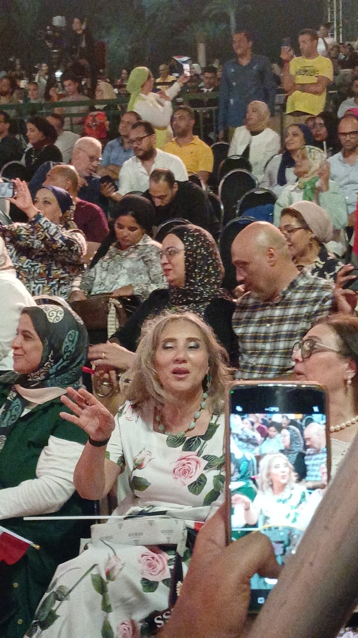 زوجة علي الحجار من حفله بمهرجان القلعة 